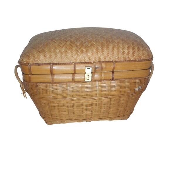 Vintage Woven Bamboo Rattan Domed Lid Basket With Latch Lined Quilting Fabric - Picture 2 of 9